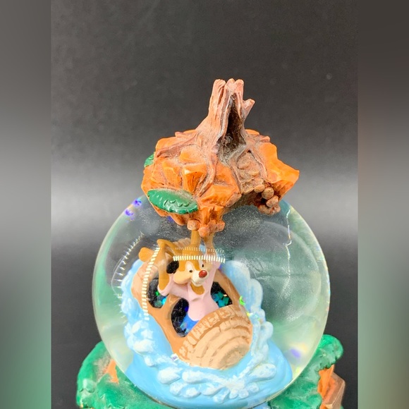 Disney Parks Splash Mountain Mini Snow Globe 3.5” tall Brer Rabbit Glitter. - Picture 6 of 12